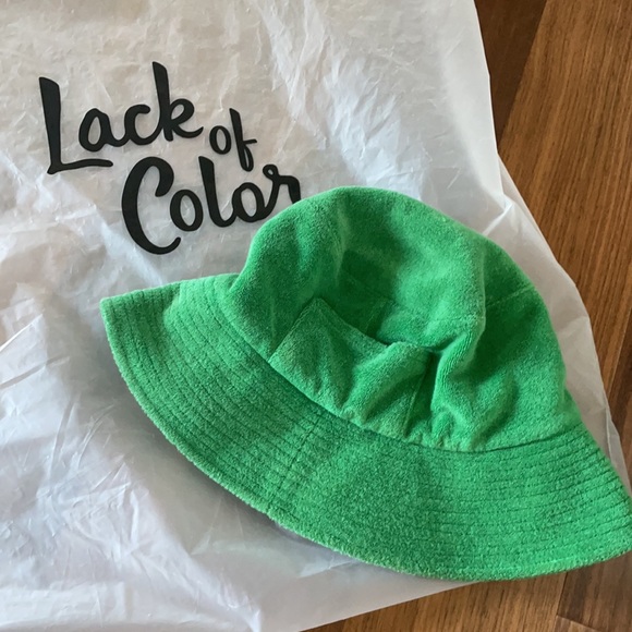 Lack of Color Terry Bucket Hat in Green - Picture 4 of 7
